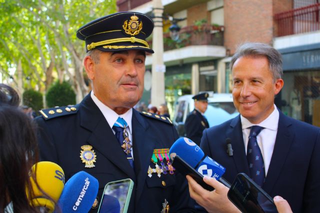 El alcalde reclama un marco legal que otorgue manos libres y blinde legalmente a los agentes de policía en sus intervenciones contra los delincuentes a pie de calle - 4, Foto 4