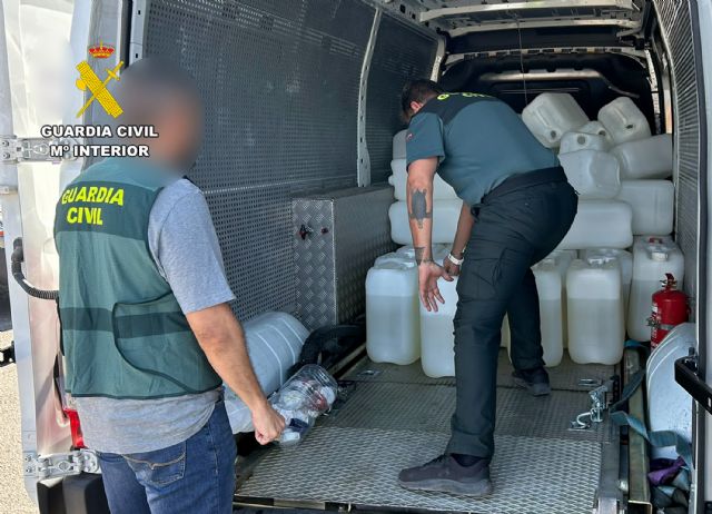 La Guardia Civil detiene a dos personas en Murcia relacionadas con el 'petaqueo' - 2, Foto 2