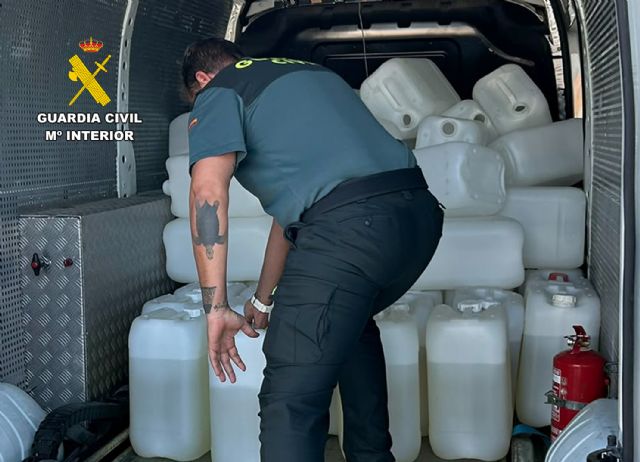 La Guardia Civil detiene a dos personas en Murcia relacionadas con el 'petaqueo' - 3, Foto 3