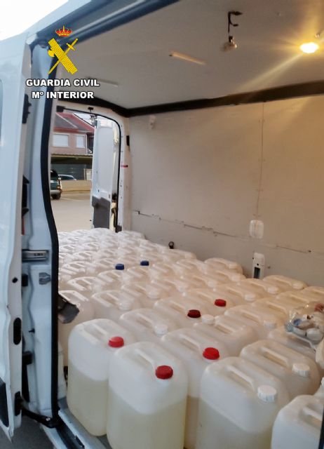 La Guardia Civil detiene a dos personas en Murcia relacionadas con el 'petaqueo', Foto 7