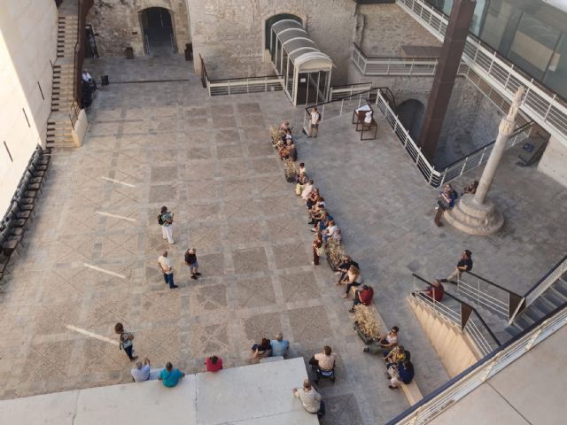 Los mayores torre&ntilde;os celebran su día con una jornada de convivencia y turismo en Elche - 3, Foto 3