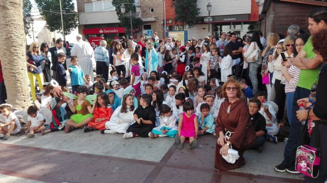 Más de un centenar de niños participan en la Fiesta de Todos los Santos organizada por la parroquia - 1, Foto 1