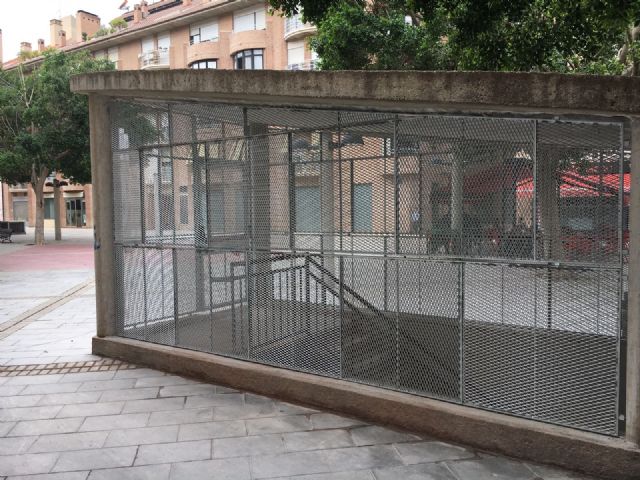 Fomento renueva las salidas de emergencia de los garajes del Paseo Fotógrafo Verdú - 1, Foto 1