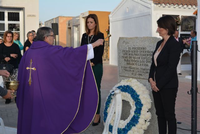 Medio millar de personas asisten a la misa de los Fieles Difuntos - 2, Foto 2