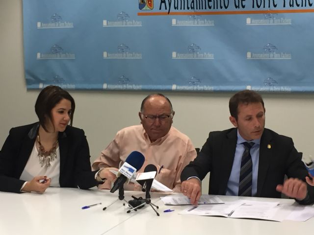 El Ayuntamiento y la Asociación de Diabéticos de Torre-Pacheco y Comarca firman un convenio de colaboración para fomentar estilos de vida saludables - 1, Foto 1