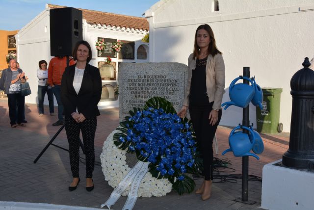 Medio millar de personas asisten a la misa de los Fieles Difuntos 2017 - 1, Foto 1