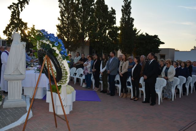 Medio millar de personas asisten a la misa de los Fieles Difuntos 2017 - 2, Foto 2