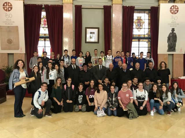 El Consejo de Hombres Buenos se acerca a los estudiantes murcianos - 1, Foto 1