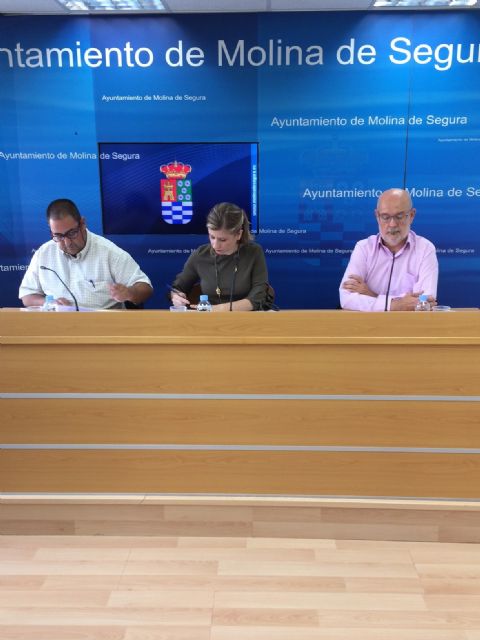 El Ayuntamiento de Molina de Segura y la Federación de Asociaciones de Vecinos Interbarrios firman un convenio de colaboración - 1, Foto 1