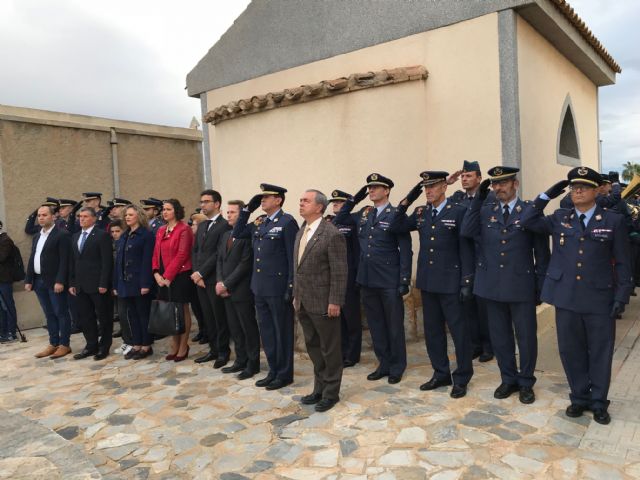 La AGA conmemora el Día de los Caídos por la Patria en el cementerio parroquial de Torre Pacheco - 3, Foto 3