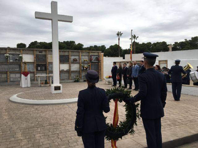 La AGA recuerda a los Caídos por la Patria en el cementerio de San Javier - 1, Foto 1