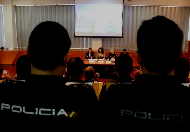 La Comunidad y la Policía Nacional colaboran para formar a más de 1.000 profesionales en la coordinación de emergencias - 1, Foto 1