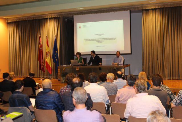 Fomento difunde entre profesionales y ayuntamientos una nueva instrucción que unifica la terminología en materia urbanística - 1, Foto 1