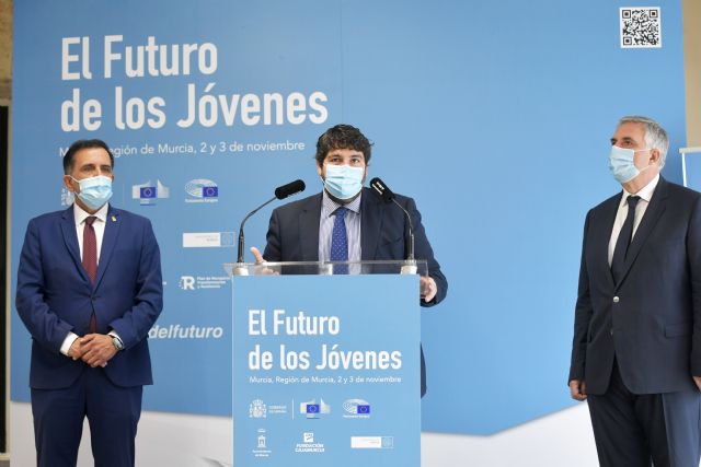 López Miras: Los jóvenes necesitan políticas que los hagan más fuertes y autónomos, no más dependientes - 3, Foto 3