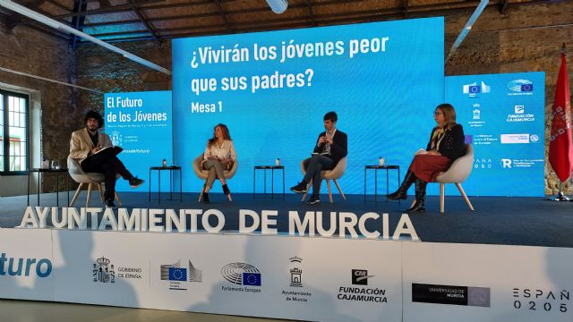 María Teresa Pérez tilda de hipócrita a López Miras al hablar de jóvenes y vivienda, mientras se niega a aplicar la ley del Gobierno de España - 1, Foto 1