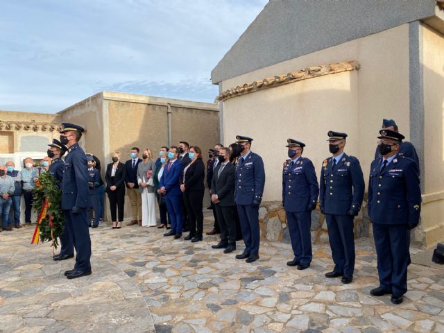 La AGA conmemora el Día de los Caídos por la Patria en el cementerio parroquial - 2, Foto 2