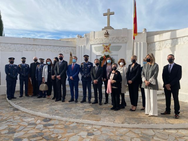 La AGA conmemora el Día de los Caídos por la Patria en el cementerio parroquial - 5, Foto 5