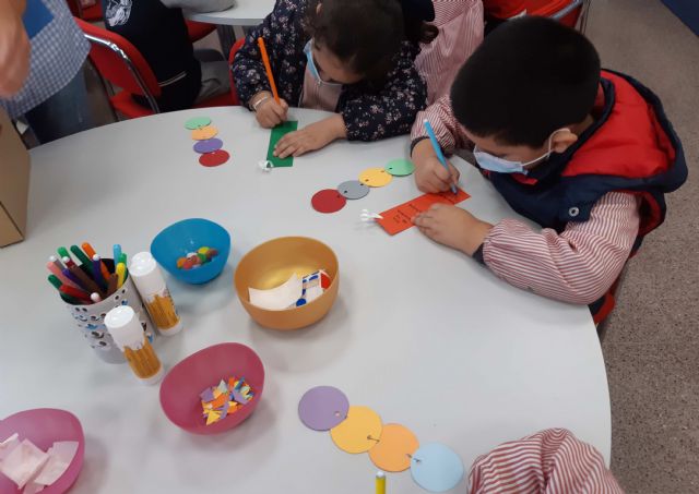 Alumnos de infantil participan en Aptas para todos los públicos para celebrar el Día de las Bibliotecas - 1, Foto 1