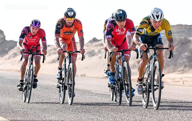 Meritorio séptimo puesto para el totanero Sergio Baxter en la final de la Super League de triatlón, Foto 4