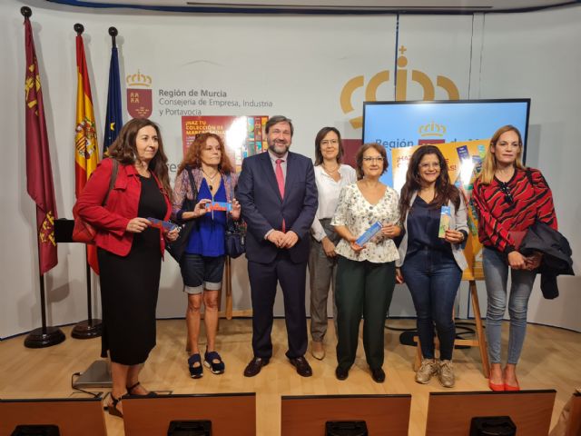 Comercio inicia una campaña para incentivar las ventas con el regalo de marcapáginas con imágenes de los 45 municipios - 1, Foto 1