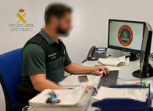 La Guardia Civil desmantela un grupo criminal presuntamente dedicado a estafar a hosteleros, Foto 1