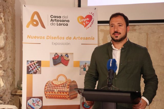El curso 'Pintura sobre Murales Cerámicos' y la exposición 'Nuevos Diseños de Artesanía', propuestas de la Casa del Artesano de Lorca para los próximos meses - 2, Foto 2