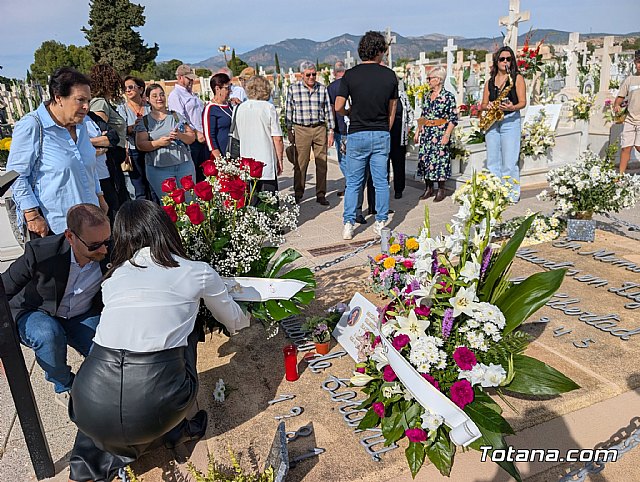 El PSOE de Totana rinde homenaje en la fosa común a las víctimas de la Guerra Civil y la dictadura, Foto 3
