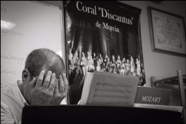 El Cabildo Superior de Cofradías acordó en la noche de ayer nombrar al director de la Coral Discantus, Ángel Carrillo, Mayordomo de Honor, - 1, Foto 1