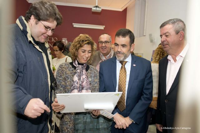 Asido, Astus y Apices muestran sus obras de artesania y pintura por el Dia Internacional de las Personas con Discapacidad - 1, Foto 1