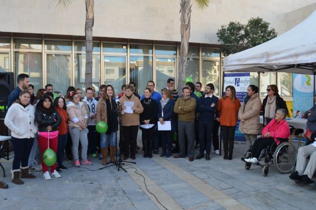 Las asociaciones locales que trabajan con la discapacidad y el Ayuntamiento de San Javier se unieron para celebrar el Día de la Discapacidad - 1, Foto 1