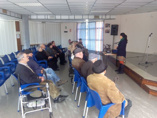 Los mayores de Alhama charlan sobre cmo disfrutar de la jubilacin, Foto 2
