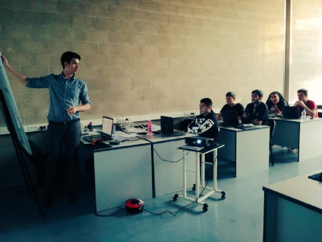 Un curso forma a jóvenes parados en el diseño de tuberías industriales ante la pujanza del sector en Cartagena - 1, Foto 1