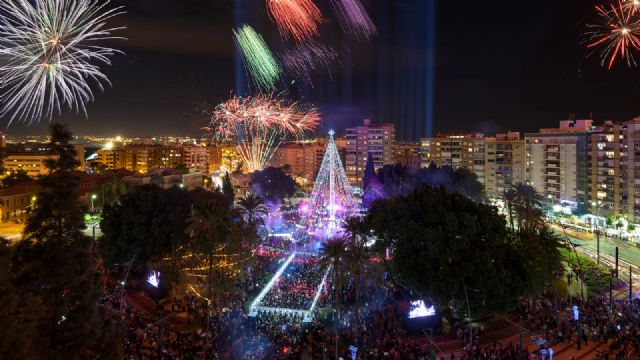 30.000 personas asisten al espectacular encendido del Gran Árbol de Navidad - 3, Foto 3