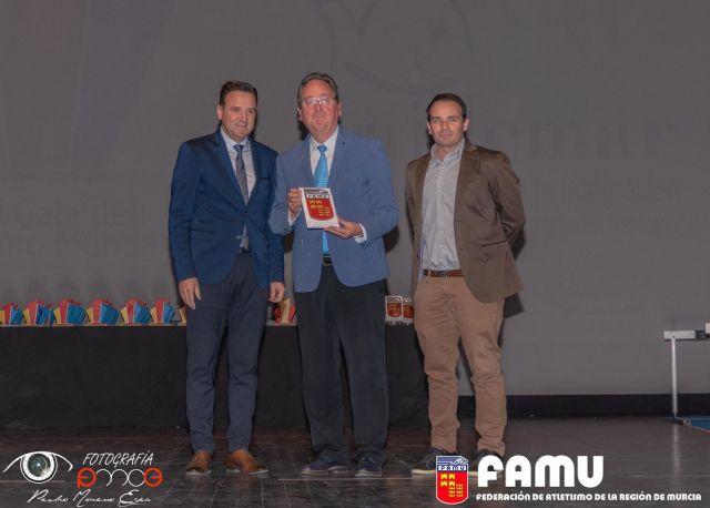 La Asociación AIDEMAR premio al espíritu olímpico de la Federación Murciana de Atletismo - 1, Foto 1