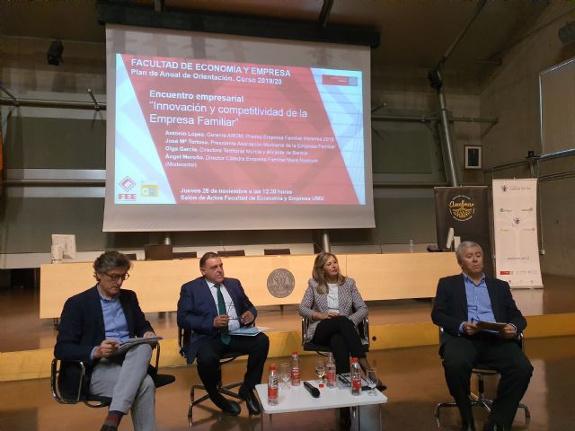 Estudiantes de la UMU conocen las claves de la empresa familiar para desarrollar su futuro profesional - 2, Foto 2