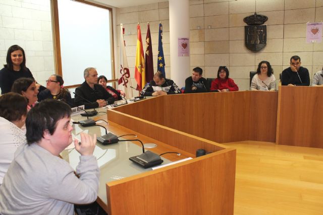 Totana today celebrates the International Day of Persons with Disabilities in an institutional event in which local authorities, users and professionals of the Day Centers participate, Foto 5