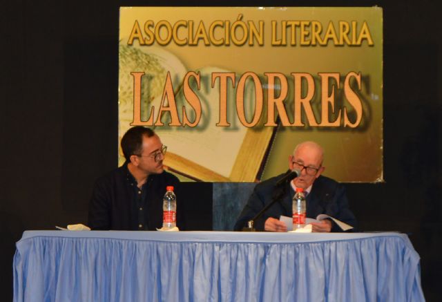 La visión poética de la muerte centra la jornada de noviembre de la asociación literaria Las Torres - 2, Foto 2