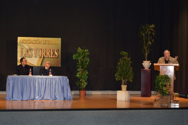 La visión poética de la muerte centra la jornada de noviembre de la asociación literaria Las Torres - 3, Foto 3
