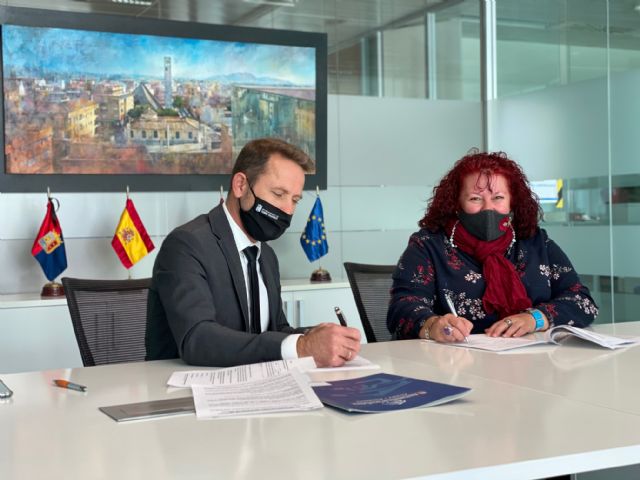 El Ayuntamiento de Torre Pacheco renueva convenio de colaboración con la Asociación de Transporte Universitario del Municipio - 3, Foto 3