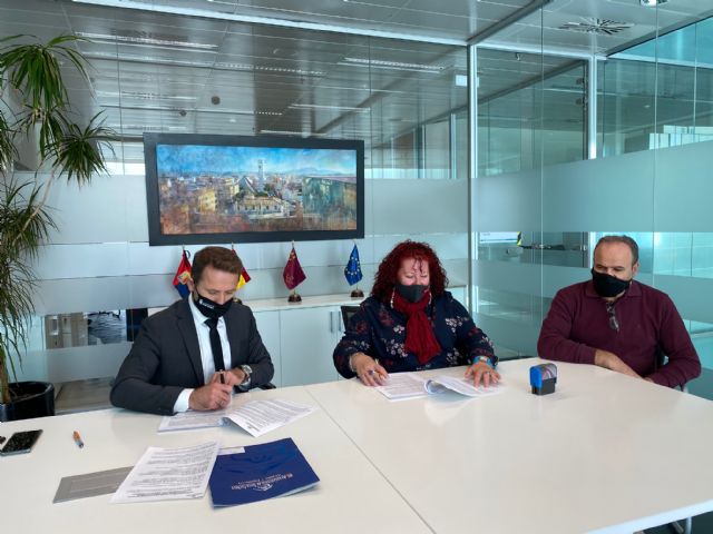 El Ayuntamiento de Torre Pacheco renueva convenio de colaboración con la Asociación de Transporte Universitario del Municipio - 4, Foto 4