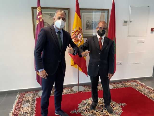 El Cónsul General del Reino de Marruecos en Murcia y PROEXPORT alientan a empresas agrarias y trabajadores marroquíes a cuidar la paz social en la Región de Murcia - 1, Foto 1