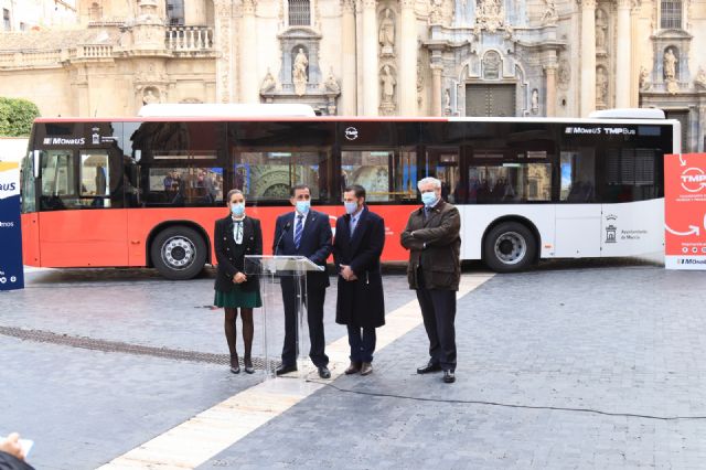El 'rojo Murcia' protagoniza el nuevo diseño de los autobuses que unirán Murcia y pedanías - 3, Foto 3