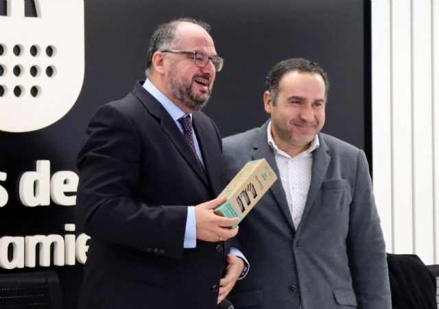 Un catedrático de la UMU acerca la Constitución al alumnado del FP La Salceda - 2, Foto 2