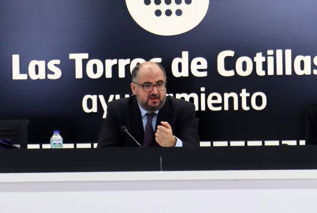 Un catedrático de la UMU acerca la Constitución al alumnado del FP La Salceda - 3, Foto 3