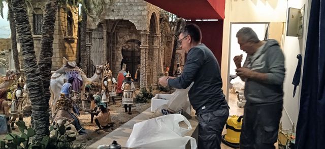 Nuevas figuras, casa palacio y diseño urbanita,claves del Belén 2025 del Círculo Mercantil hispalense - 4, Foto 4