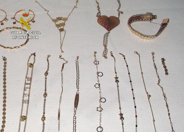 La Guardia Civil detiene a una empleada doméstica por la sustracción de 15.000 euros en joyas - 1, Foto 1