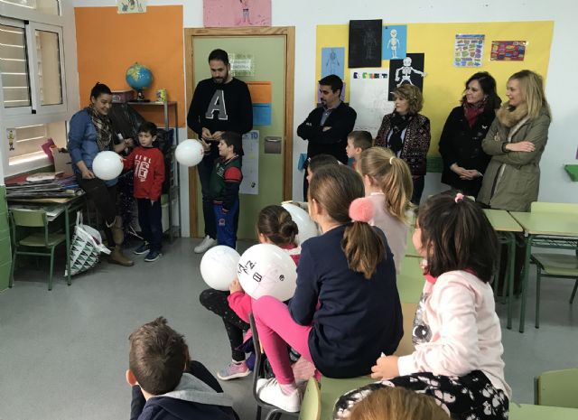 44 niños y niñas disfrutan de la escuela de conciliación de Navidad en el colegio 'Joaquín Cantero' - 1, Foto 1