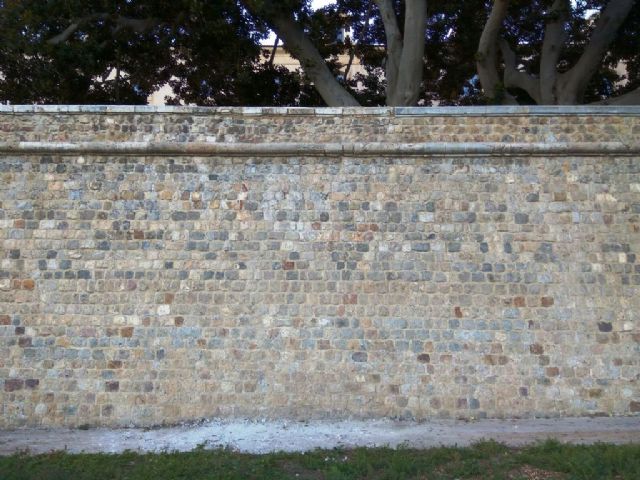 El área de Cultura y Patrimonio Arqueológico de Ricardo Segado concluye los trabajos de restauración del pretil original de la muralla de Carlos III - 4, Foto 4