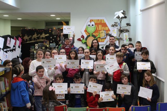 Decenas de pequeños lumbrerenses crean su cuento de Navidad ilustrado - 2, Foto 2