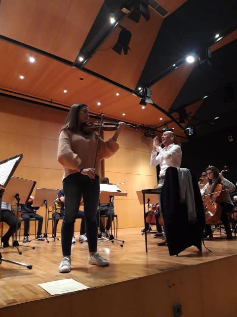 La Orquesta de Aspirantes de la Región de Murcia ofrece un Concierto de Reyes en la iglesia de San Esteban - 2, Foto 2